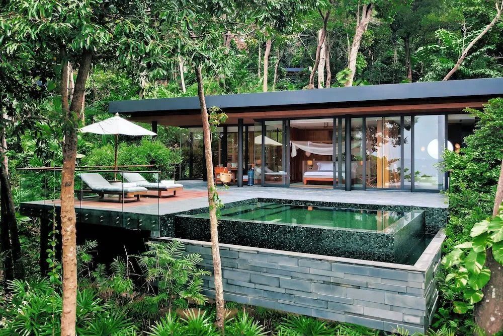 Luxuriöse Villa mit privatem Pool im Dschungel auf Krabey Island