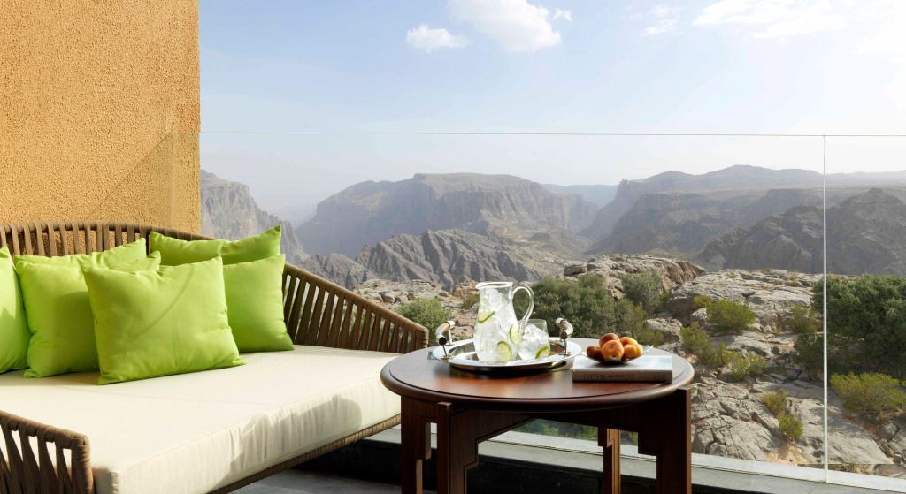 Terrasse mit Sitzbereich und atemberaubendem Bergblick