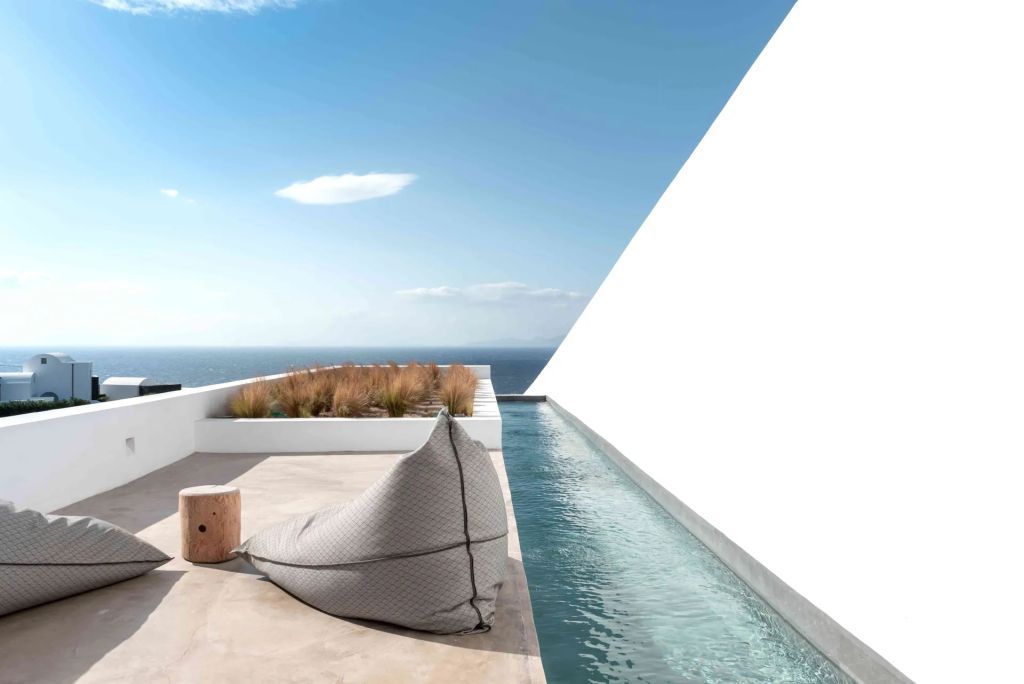 Private Terrasse mit Pool und Meerblick