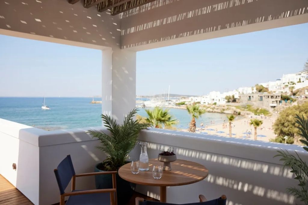 Balkon mit herrlichem Meerblick im Hotel in Paros
