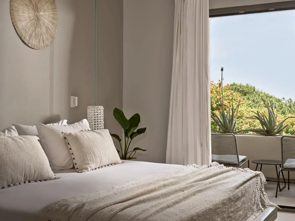 Doppel Senior Suite mit Gartenblick und großen Fenstern