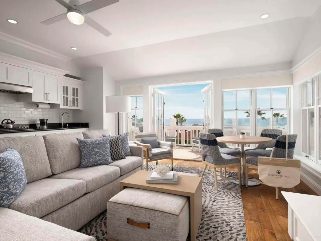 Helles Wohnzimmer in der Villa mit Meerblick im Beach Village