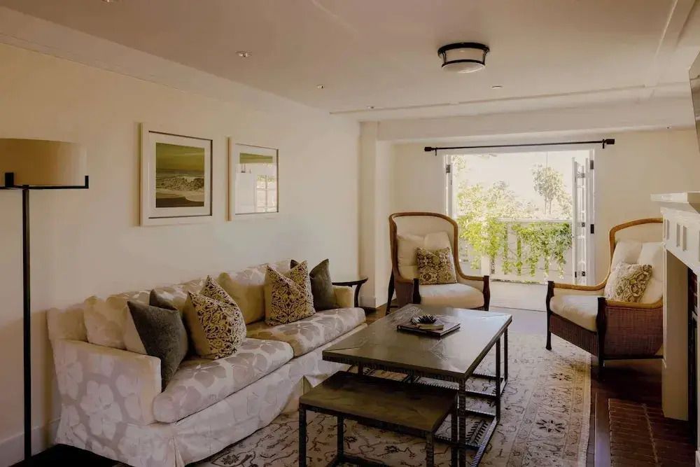 Gemütliches Wohnzimmer der Vista Suite mit eleganter Einrichtung
