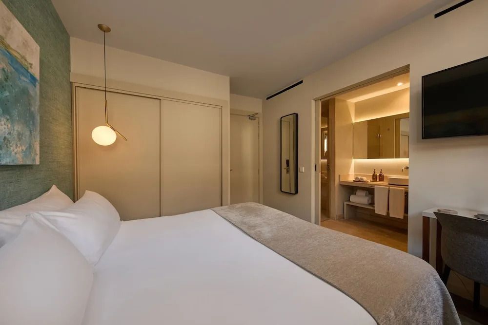 Gemütliches Standard Doppelzimmer im Sant Jaume Design Hotel mit dezentem Lichtdesign