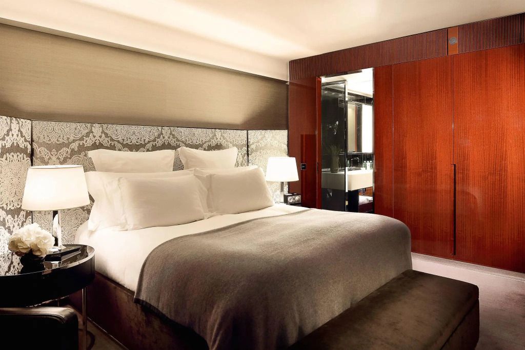 Elegantes Superior Zimmer mit Doppelbett und moderner Ausstattung
