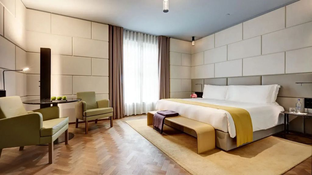 Geräumiges Superior Grand Doppelzimmer mit Doppelbett und stilvoller Einrichtung