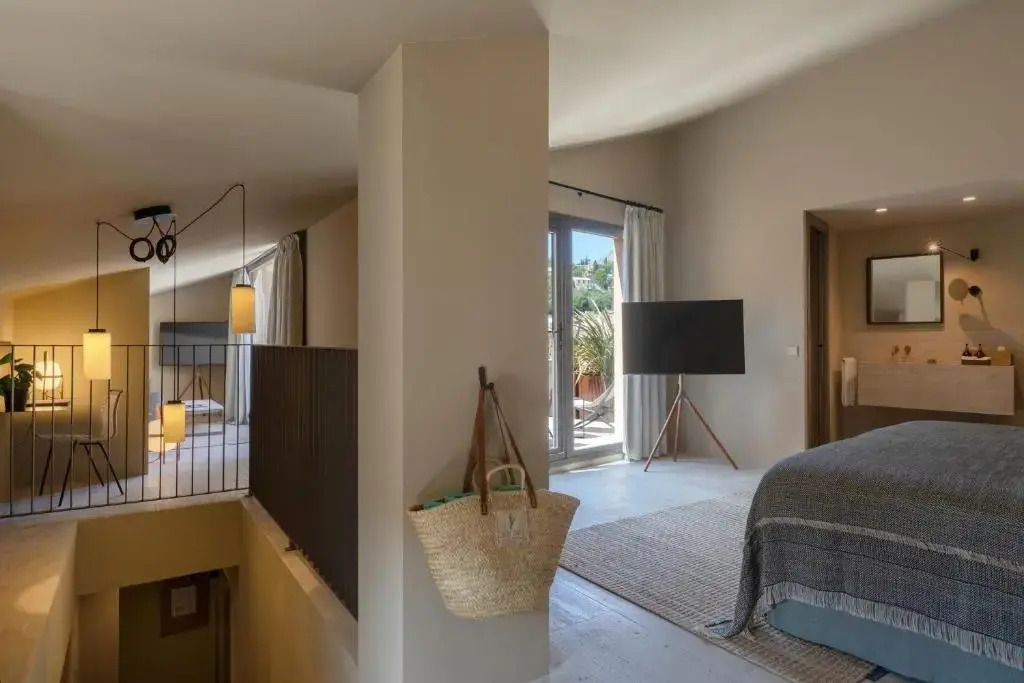 Suite mit modernem Dekor und Zugang zur Terrasse