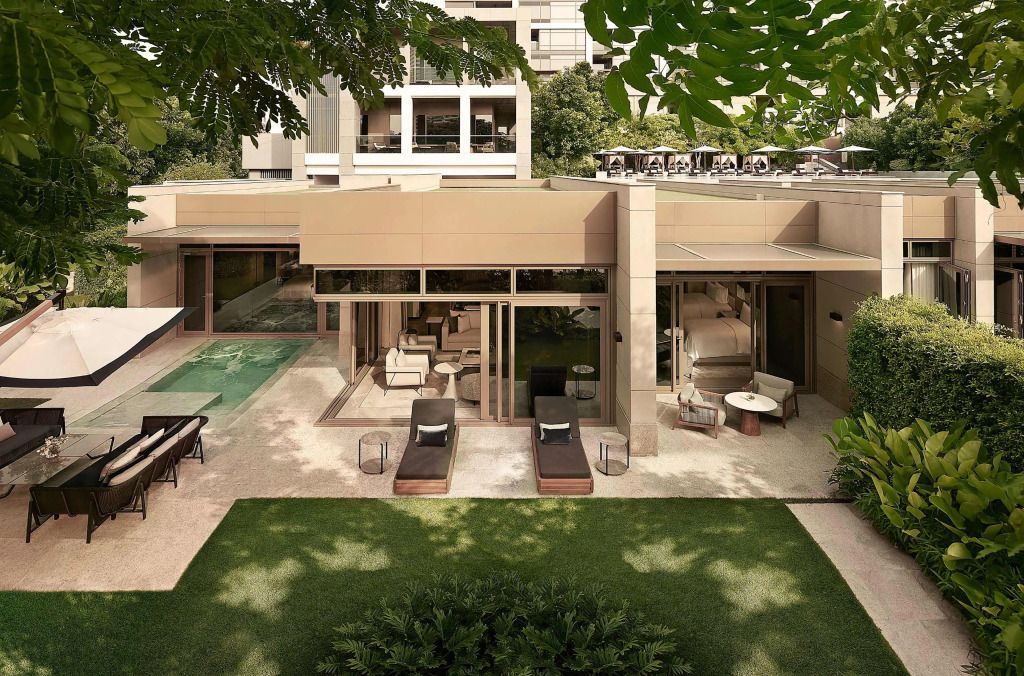 Außenansicht der Präsidenten Villa mit Terrasse und Garten im Capella Bangkok