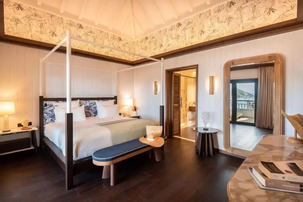 Elegante Deluxe Villa mit Himmelbett und moderner Einrichtung