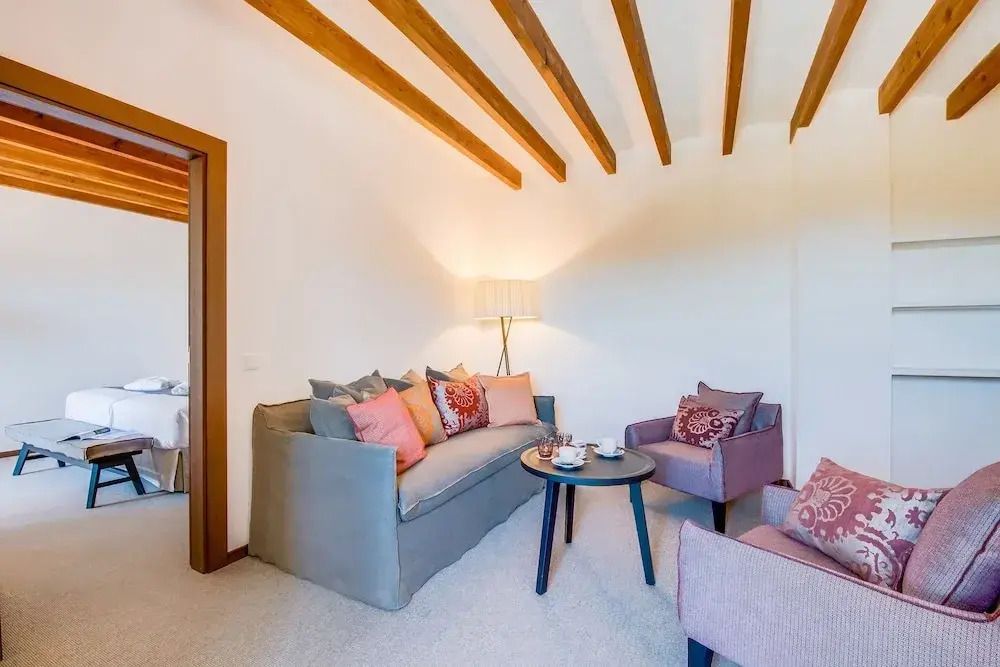Wohnbereich der Klassisch Suite mit Sofa und Sessel