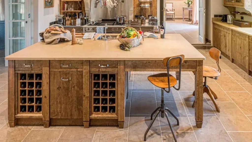Voll ausgestattete Küche in der Oddi Villa mit rustikalem Charme und moderner Ausstattung