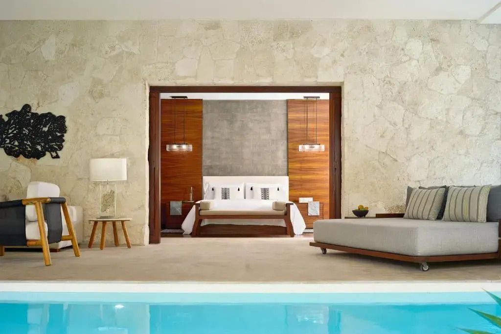 Luxuszimmer mit direktem Zugang zum Pool in der Präsidenten Villa