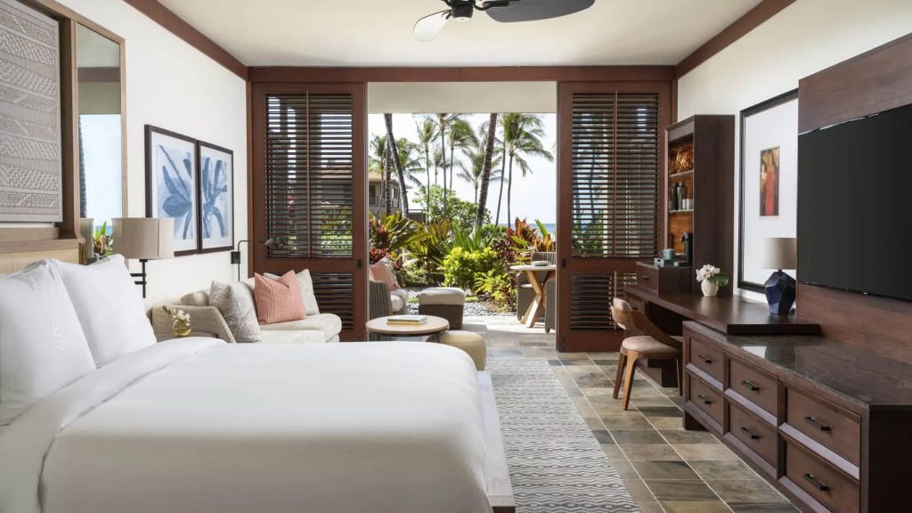 Elegantes Doppelzimmer mit Meerblick und Terrasse