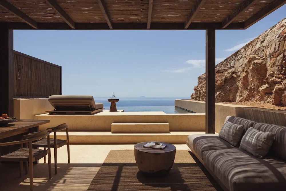 Moderne Suite mit Terrasse und spektakulärem Meerblick