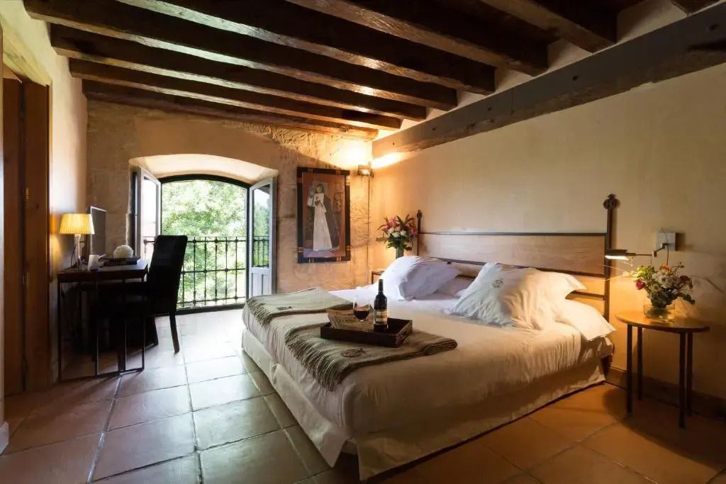 Gemütliches Deluxe Zimmer mit Blick auf die Natur im Hacienda Zorita Wine Hotel