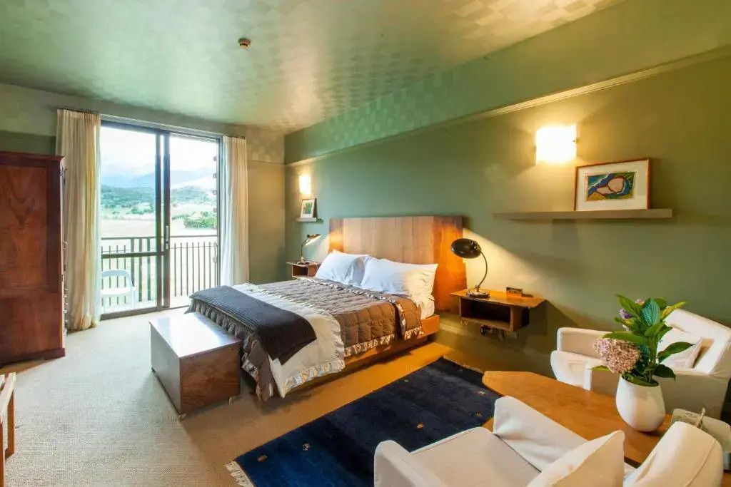 Helles Standard Zimmer mit Balkon und schöner Aussicht