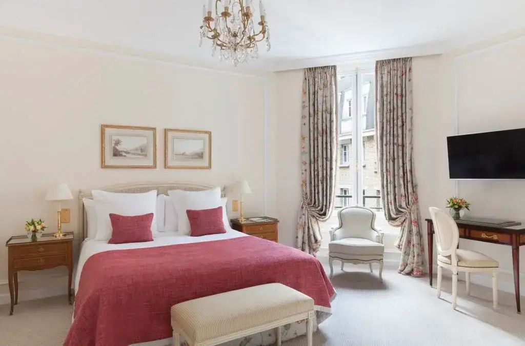 Elegantes Superior Einzel Zimmer mit klassischem Dekor und großem Fenster