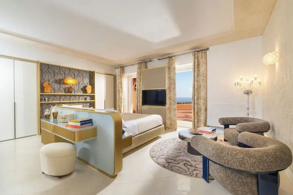 Modernes Schlafzimmer mit Terrasse und weitläufigem Meerblick