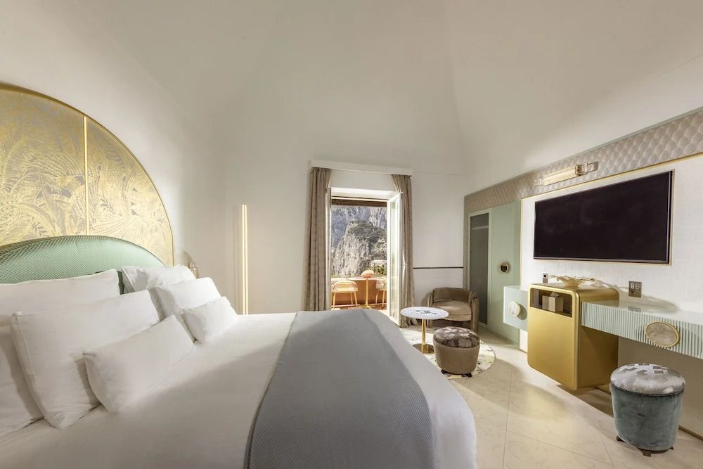Geräumiges Superior Doppelzimmer mit Balkon und Blick in den Garten