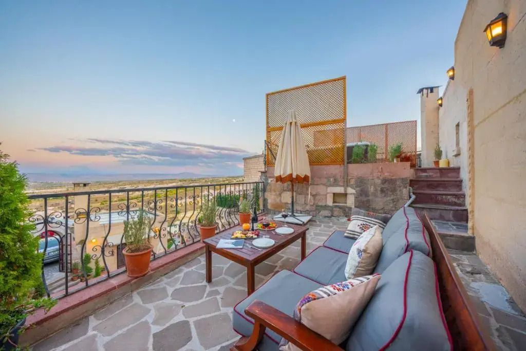 Terrasse mit Sitzbereich und malerischer Aussicht