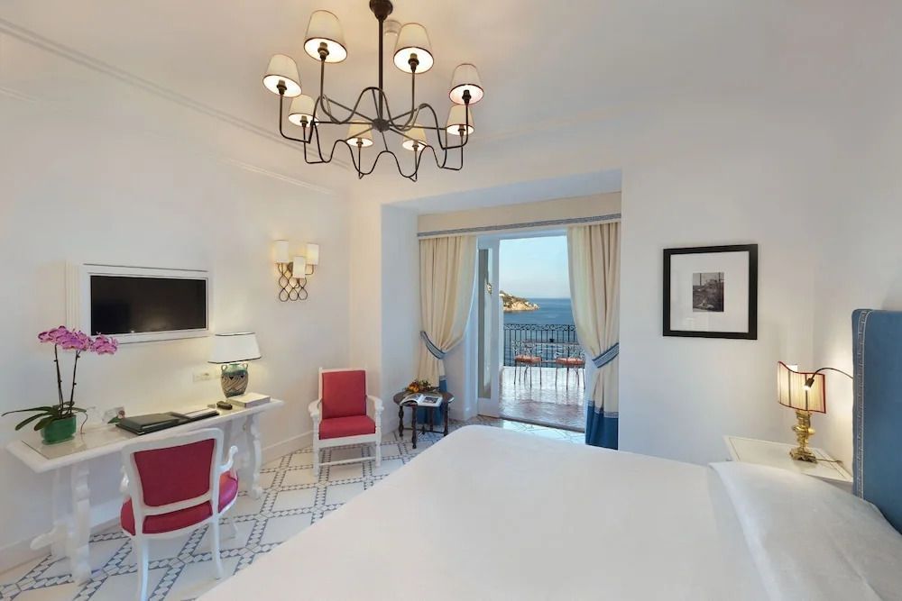 Helles Deluxe Zimmer mit Balkon und Meerblick, geschmackvoll eingerichtet