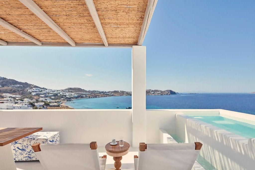 Atemberaubende Aussicht vom Balkon auf das Meer und die Küste