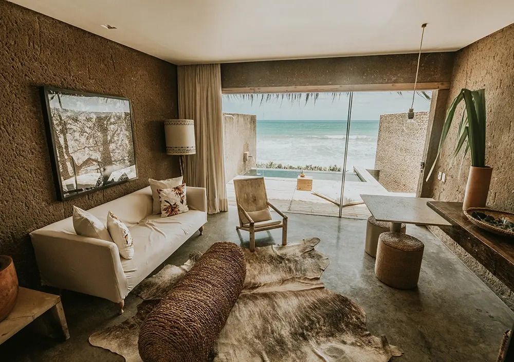 Wohnbereich der Jaobi Doppel Villa mit Blick auf den Strand