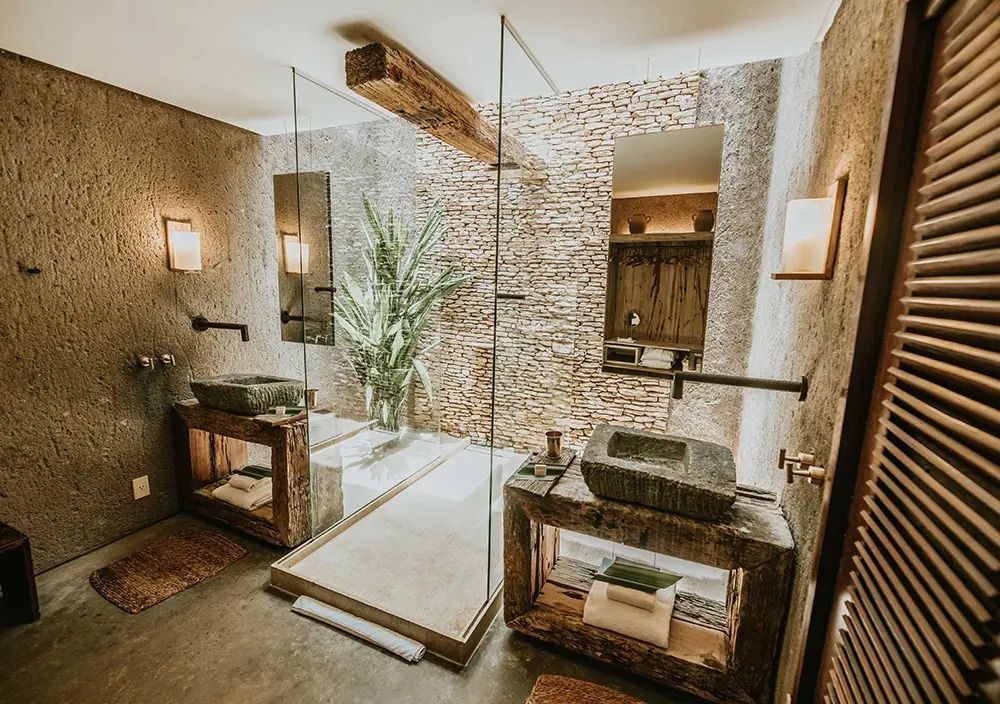 Modernes Badezimmer der Jaobi Doppel Villa mit Naturakzenten