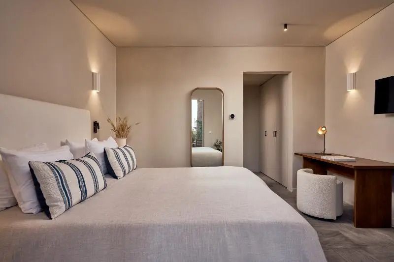 Elegantes Standard Doppelzimmer mit Balkon im Mykonos Theoxenia Hotel