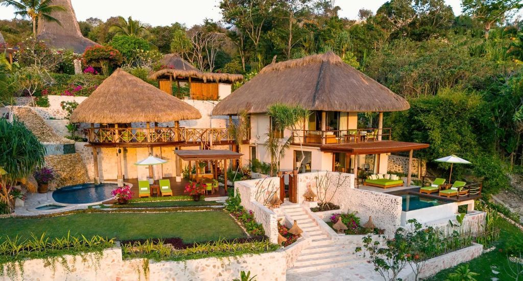Hochwertige Villa umgeben von tropischer Natur und üppigem Garten bei Nihi Sumba