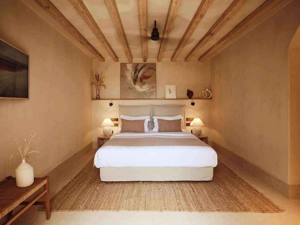 Helles Superior Zimmer mit dezentem Dekor und komfortablem Doppelbett