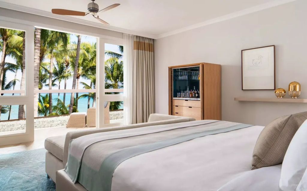 Helles Ocean Doppelzimmer mit Balkon und Meerblick