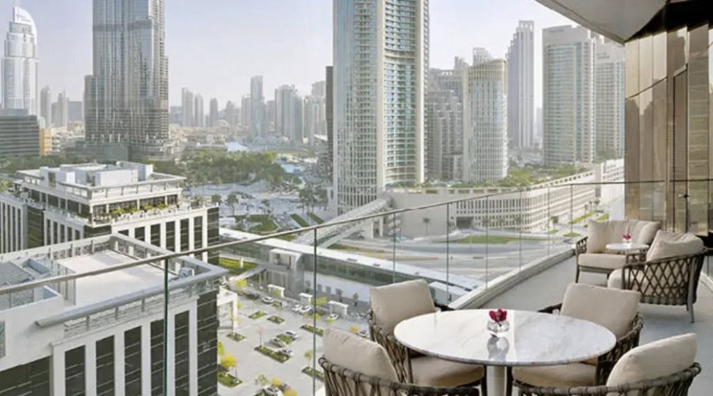 Atemberaubender Blick von der Terrasse auf die Skyline von Dubai
