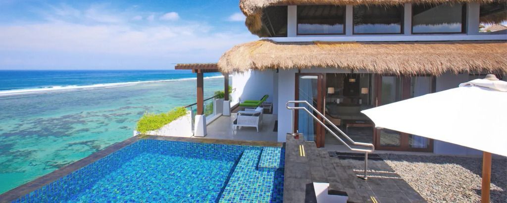 Penthouse mit privatem Pool und Blick auf das Meer
