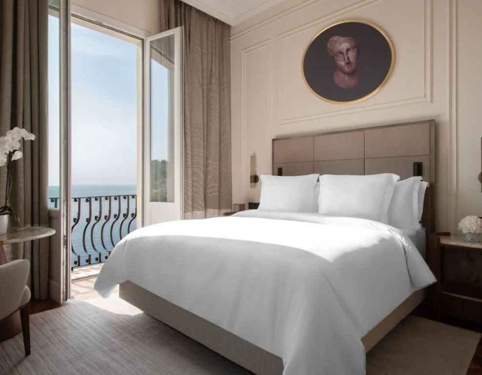 Deluxe Doppelzimmer mit Balkon und Meerblick, elegantes Dekor und Doppelbett