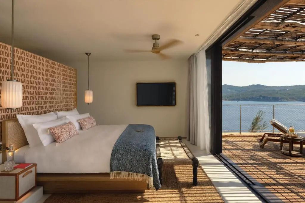 Suite mit Meerblick und großzügiger Terrasse im modernen Design