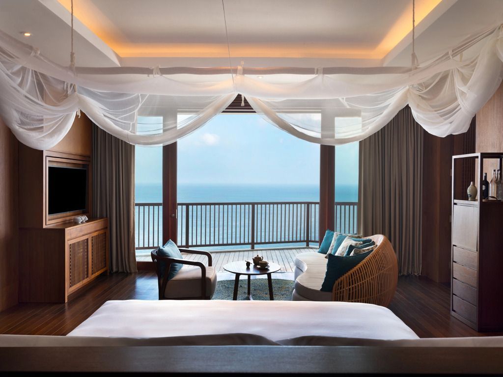 Luxuriöses Zimmer mit Meerblick und eleganter Sitzecke in der Präsidenten Villa.