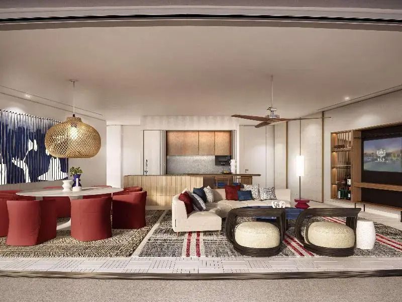 Geräumiges Wohnzimmer in der Villa mit eleganter Einrichtung