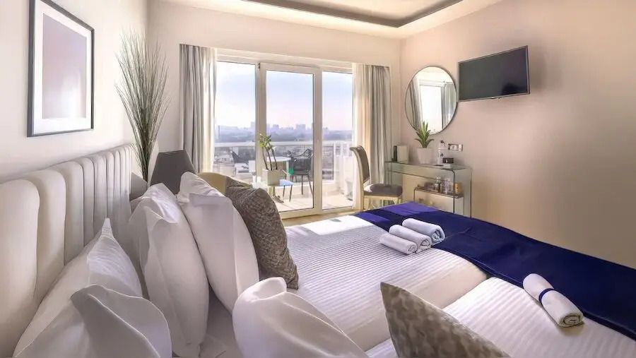 Boutique Zimmer mit Doppelbett, Balkon und Aussicht auf die Akropolis