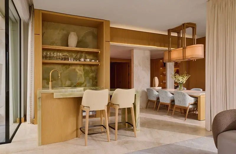Moderne Küche und Essbereich im Knightsbridge Pavilion Penthouse