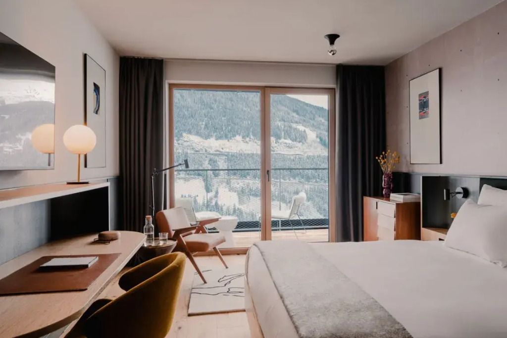 Gemütliches Doppelzimmer mit Balkon und herrlichem Talblick im Winter