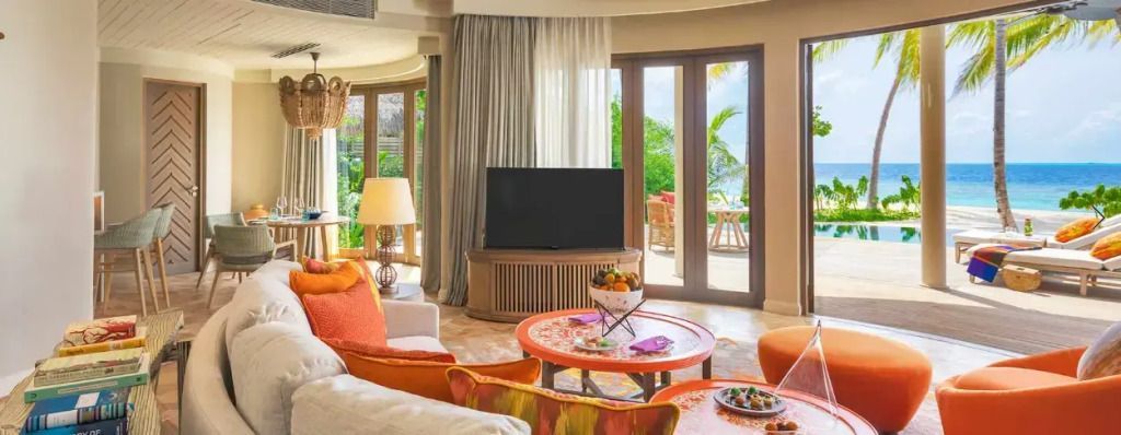 Helle Suite mit gemütlichem Wohnzimmer und Zugang zur Terrasse