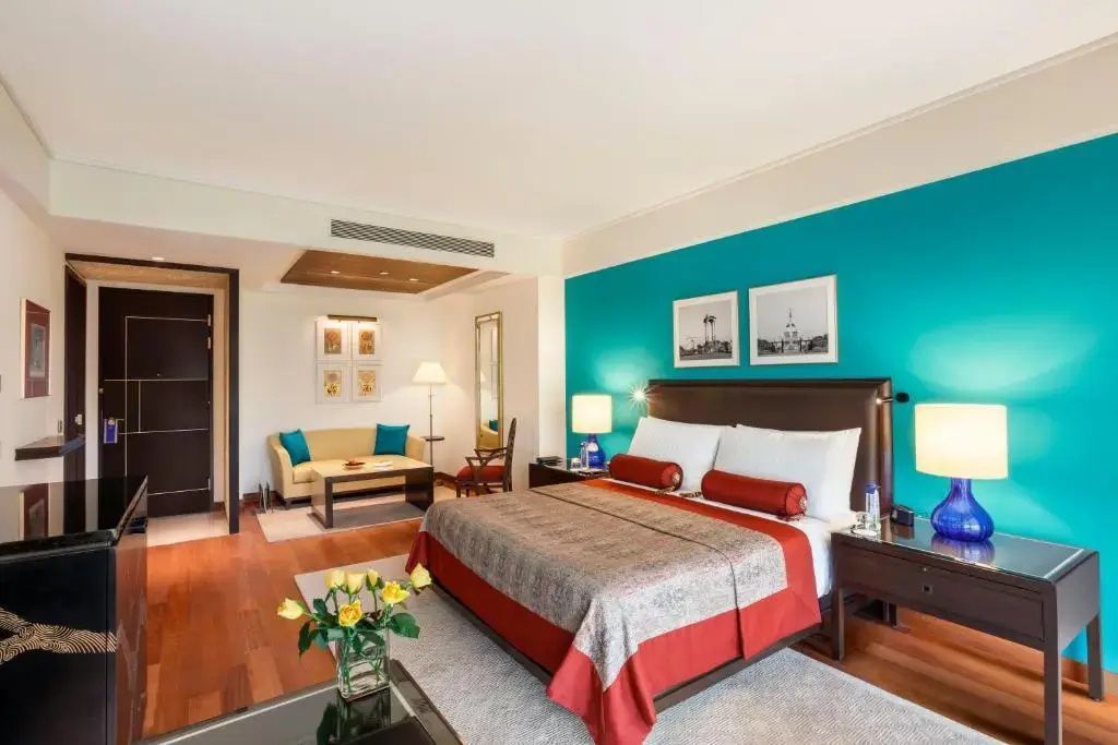 Premier Doppelzimmer mit modernem Design und komfortablem Doppelbett