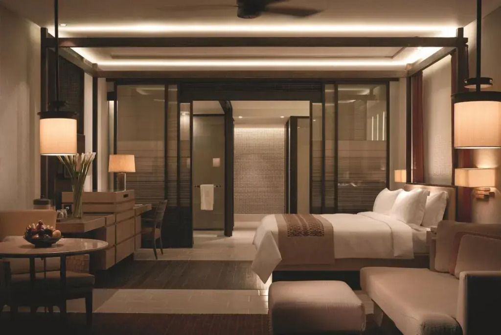 Luxuriöse Doppel Junior-Suite mit gemütlichem Doppelbett und elegantem Design