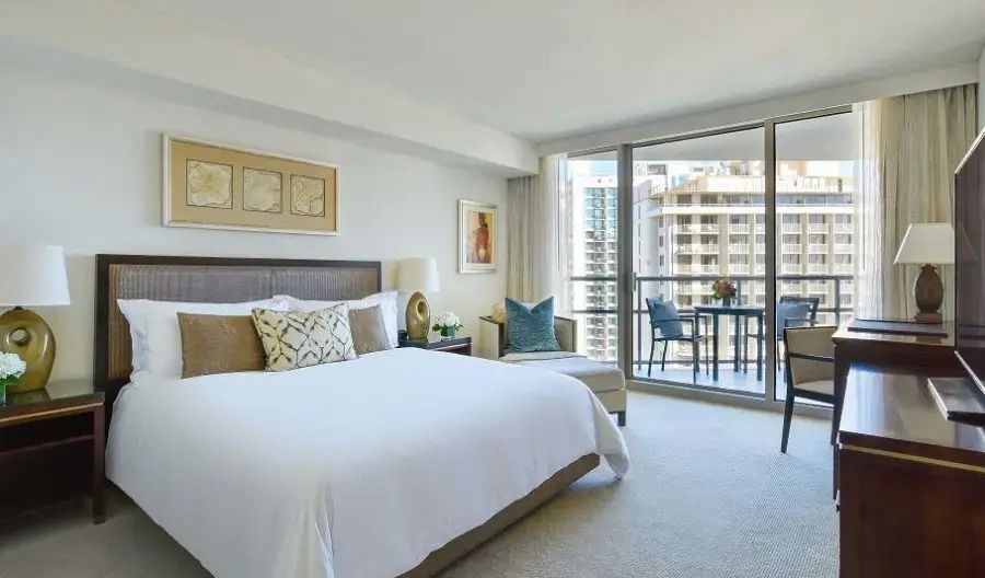 Geräumiges Deluxe Doppelzimmer mit Blick auf die Stadt und Balkon