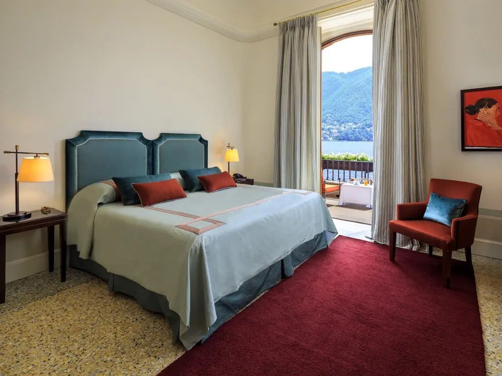 Schlafzimmer mit atemberaubendem Blick auf den See im Hotel Villa d'Este
