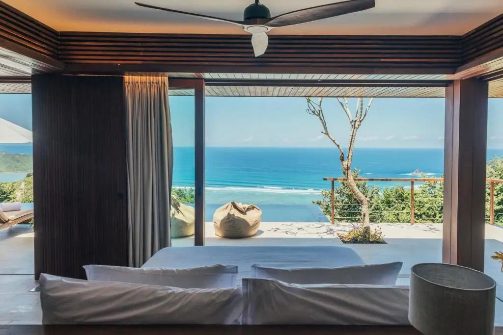 Panoramablick aufs Meer vom Schlafzimmer der Villa aus