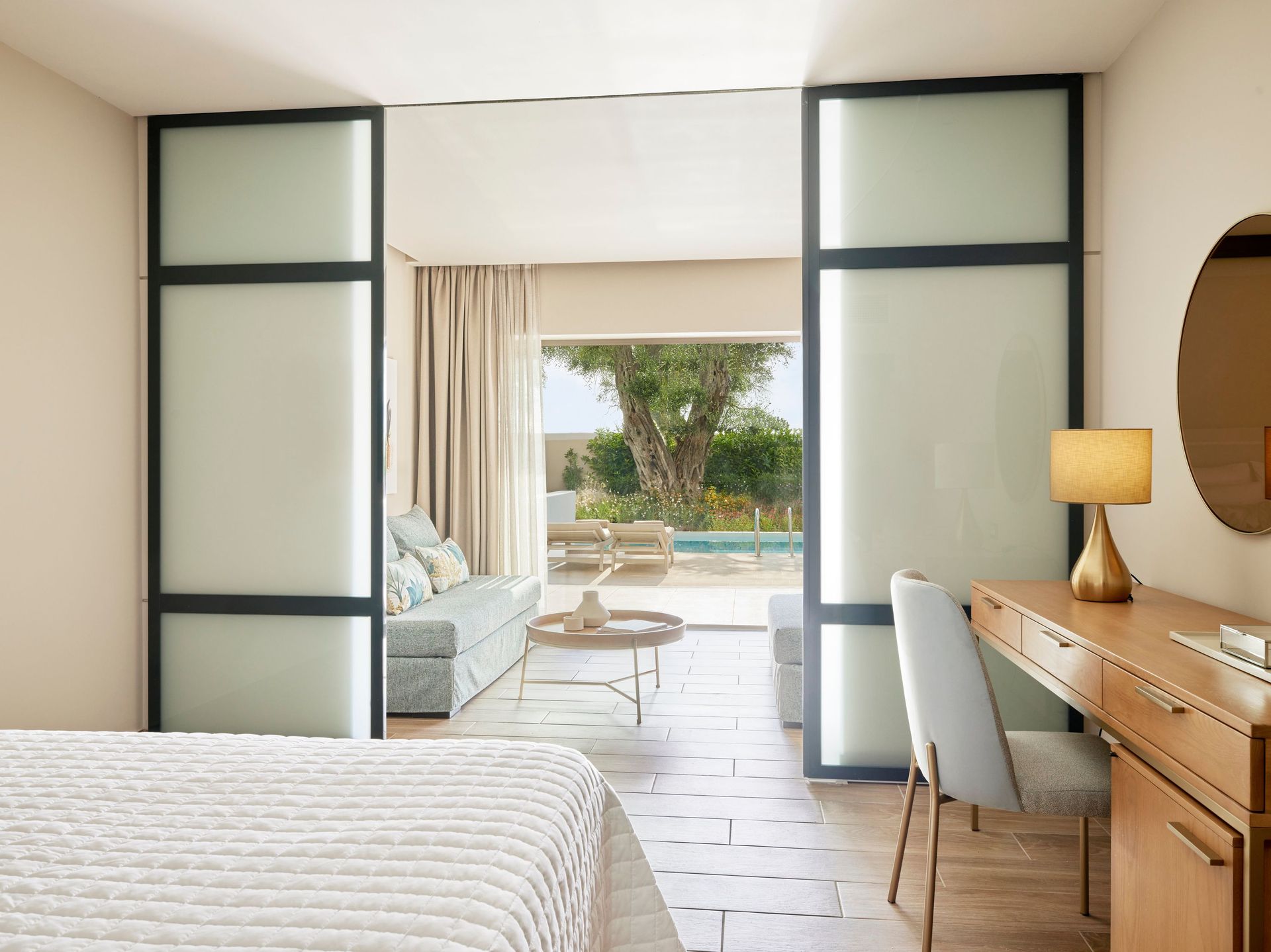 Junior Suite private Pool Garden View, Bild 1 von 3