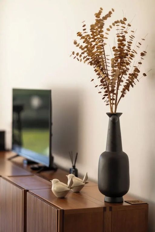 Detailaufnahmen von eleganter Dekoration und modernem Interieur.