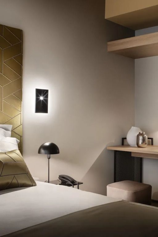 Schreibtischbereich im Superior Zimmer mit modernen Designelementen